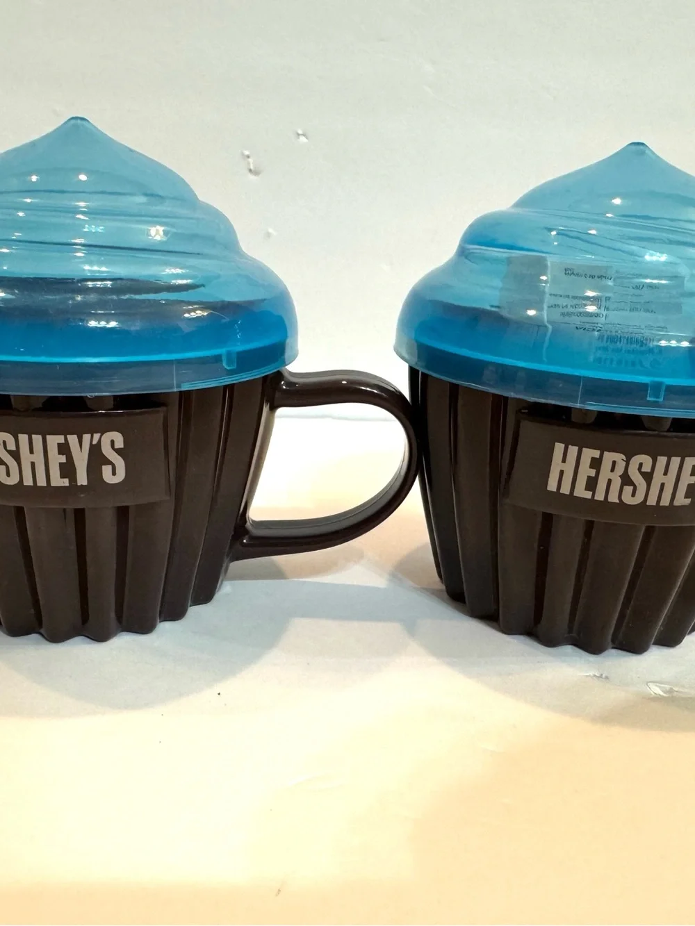 Reese's And Hershey Lava Cake Maker w/ Baking Cup and Lid Microwavable Set of 4